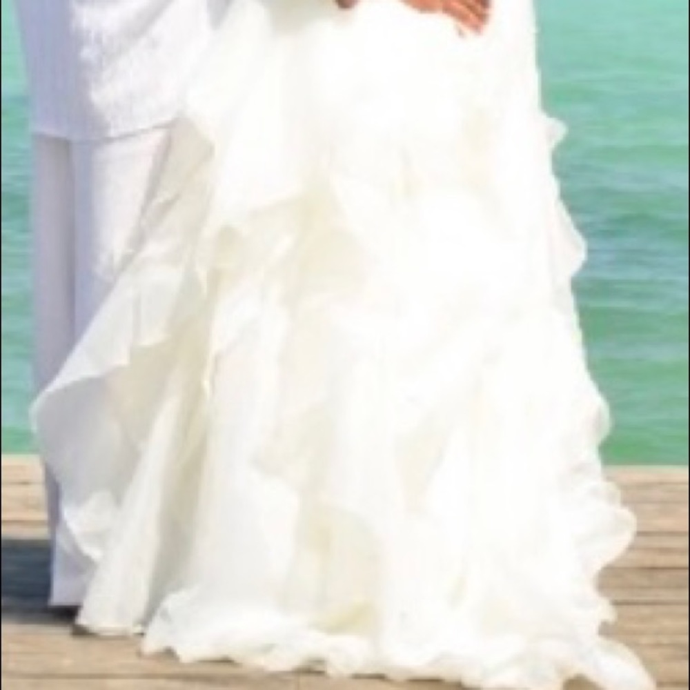 Strapless ruffle and chiffon tulle beach wedding gown. - Picture 5 of 16